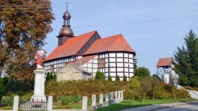 Kościół w kratkę na wzgórzu w Brzyskorzystwi - zdjęcie 12