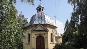 Kościół w kratkę na wzgórzu w Brzyskorzystwi - zdjęcie 13